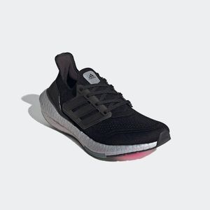 EUC Adidas UltraBoost 21 (W)